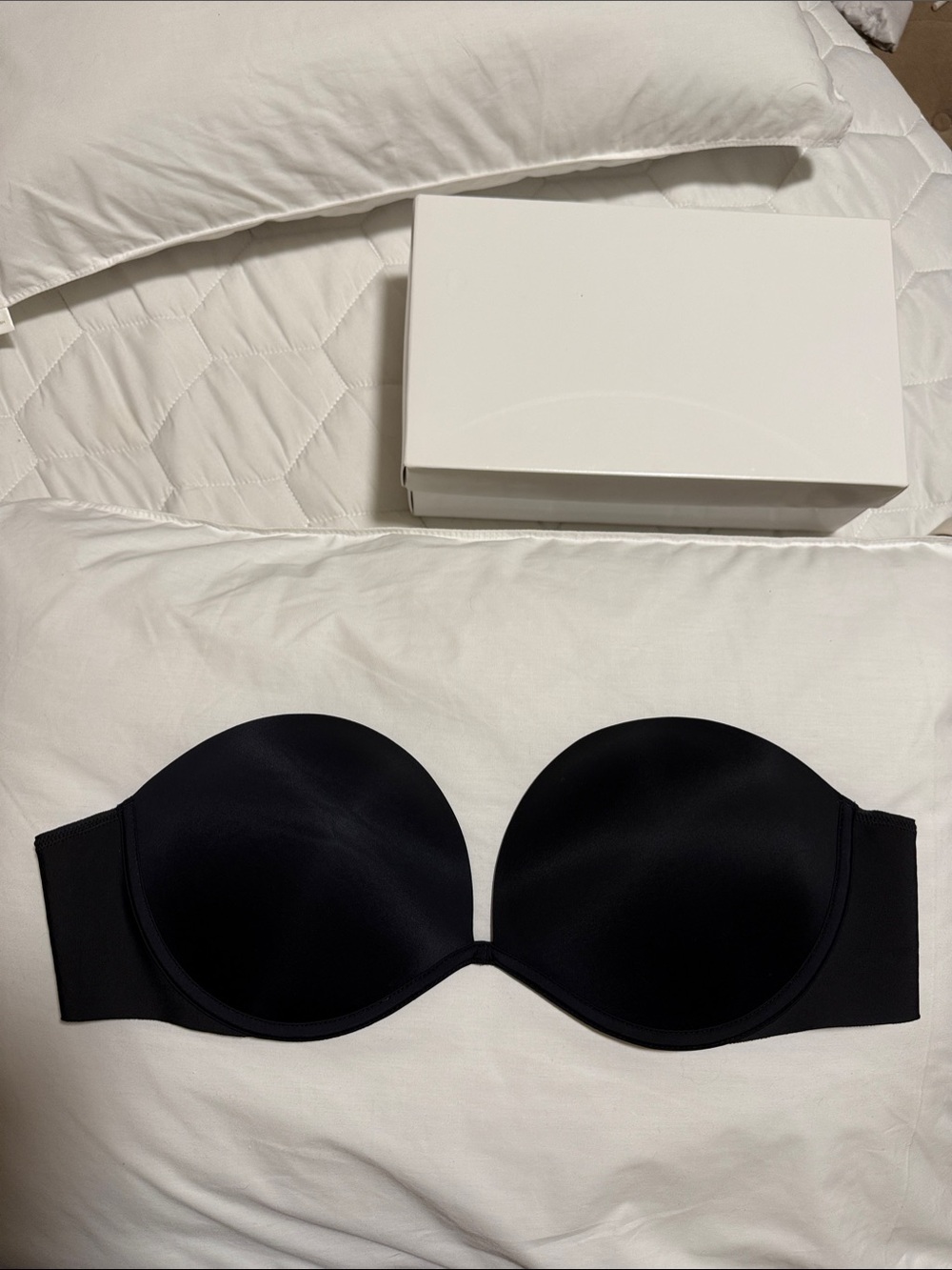 Victoria's Secret Black Smooth Strapless Bra. Size = 38c